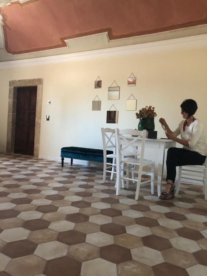 Hotel Dimora Dell'Arte à Navelli Extérieur photo