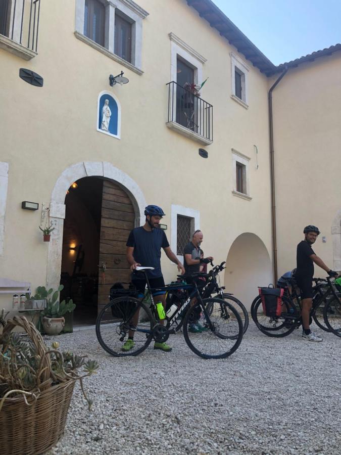 Hotel Dimora Dell'Arte à Navelli Extérieur photo