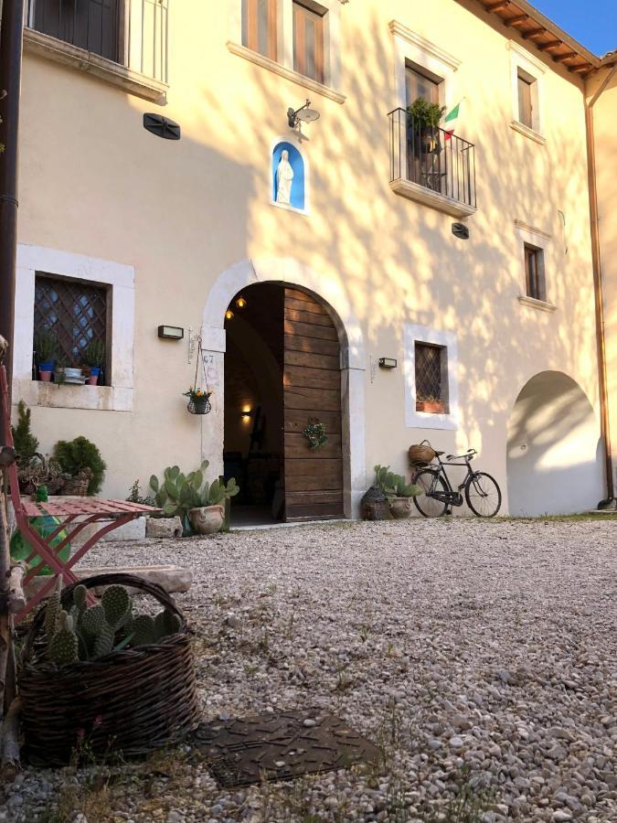 Hotel Dimora Dell'Arte à Navelli Extérieur photo