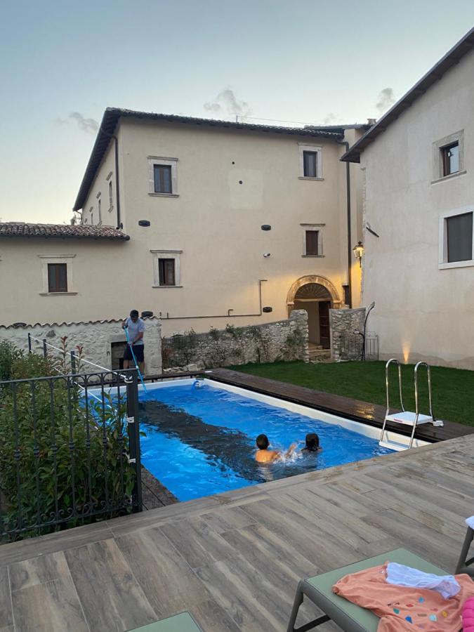 Hotel Dimora Dell'Arte à Navelli Extérieur photo