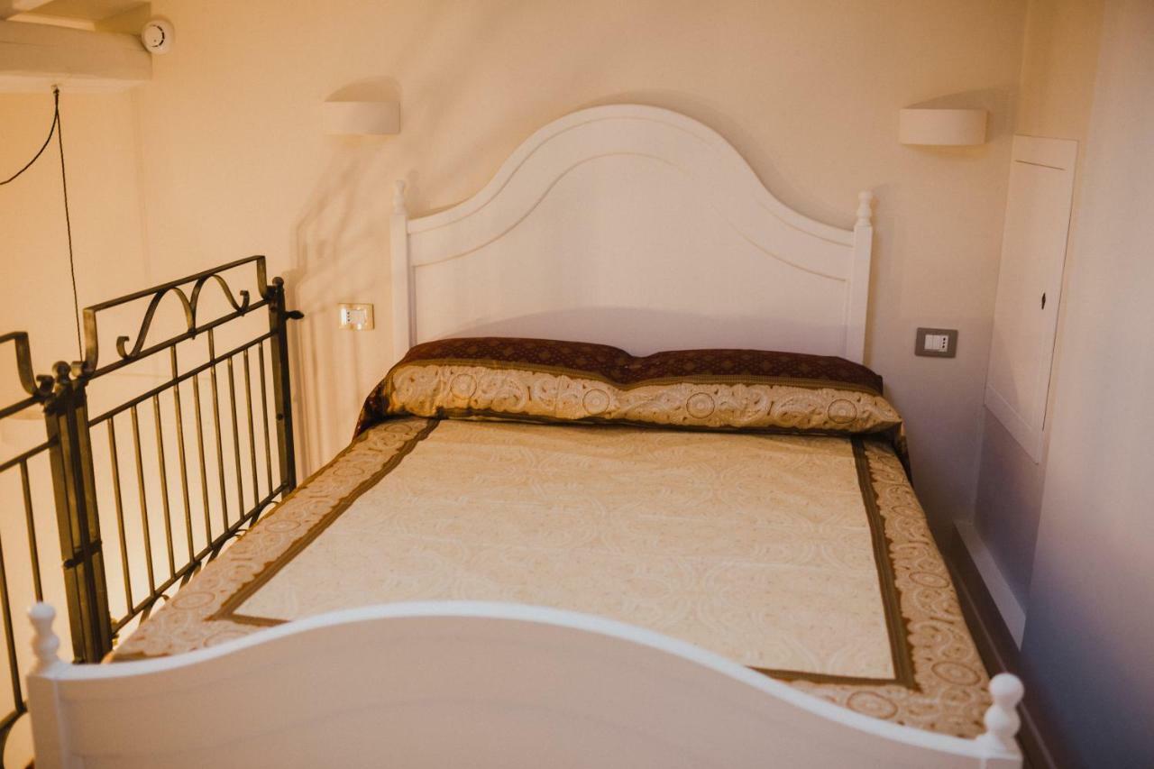 Hotel Dimora Dell'Arte à Navelli Extérieur photo
