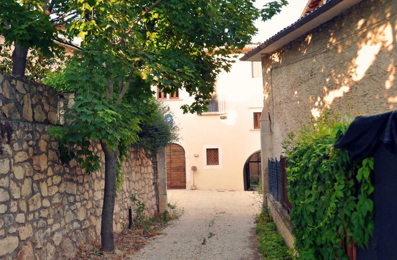 Hotel Dimora Dell'Arte à Navelli Extérieur photo